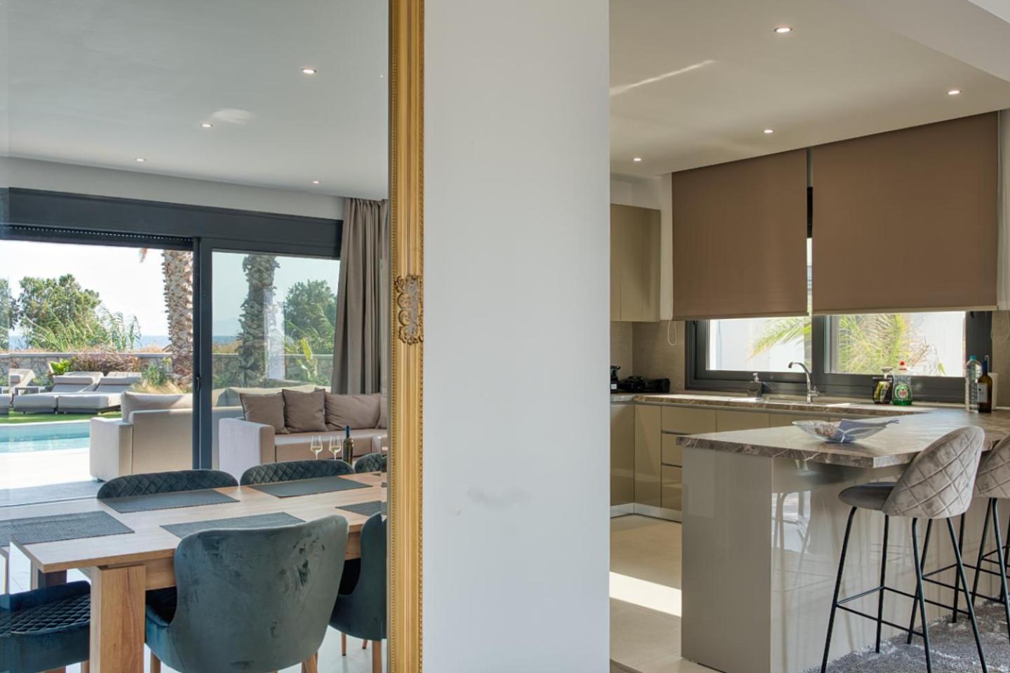 Penelope Beachfront Villa Kremastí Eksteriør bilde