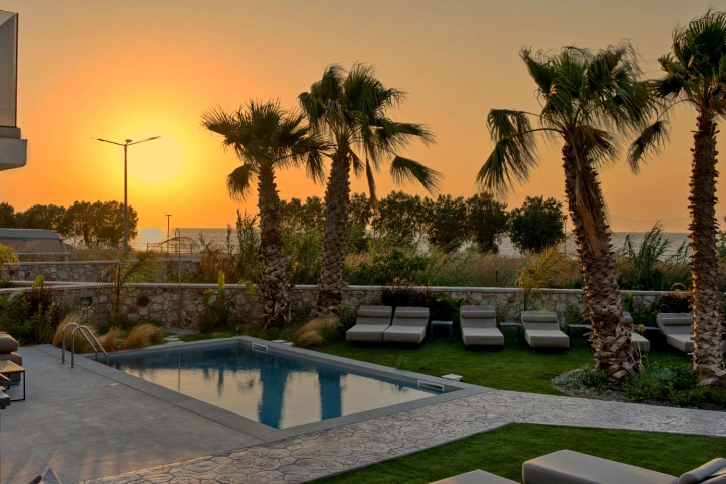 Penelope Beachfront Villa Kremastí Eksteriør bilde